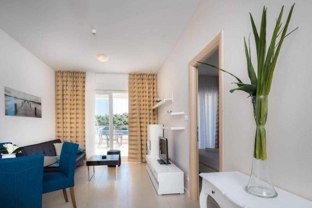 Comfort Two-Bedroom Apartment Balcony Sea View,965701309:JPEG